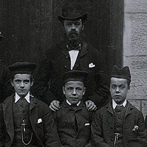 The boys of Cottage 9 with Mr & Mrs Perry