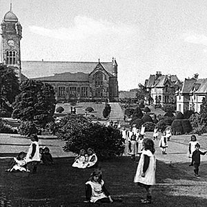 Children at play on Church Way c.1922